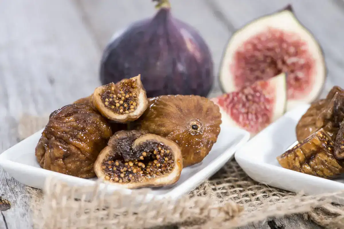 Fichi freschi o secchi: le differenze che cambiano calorie e zuccheri
